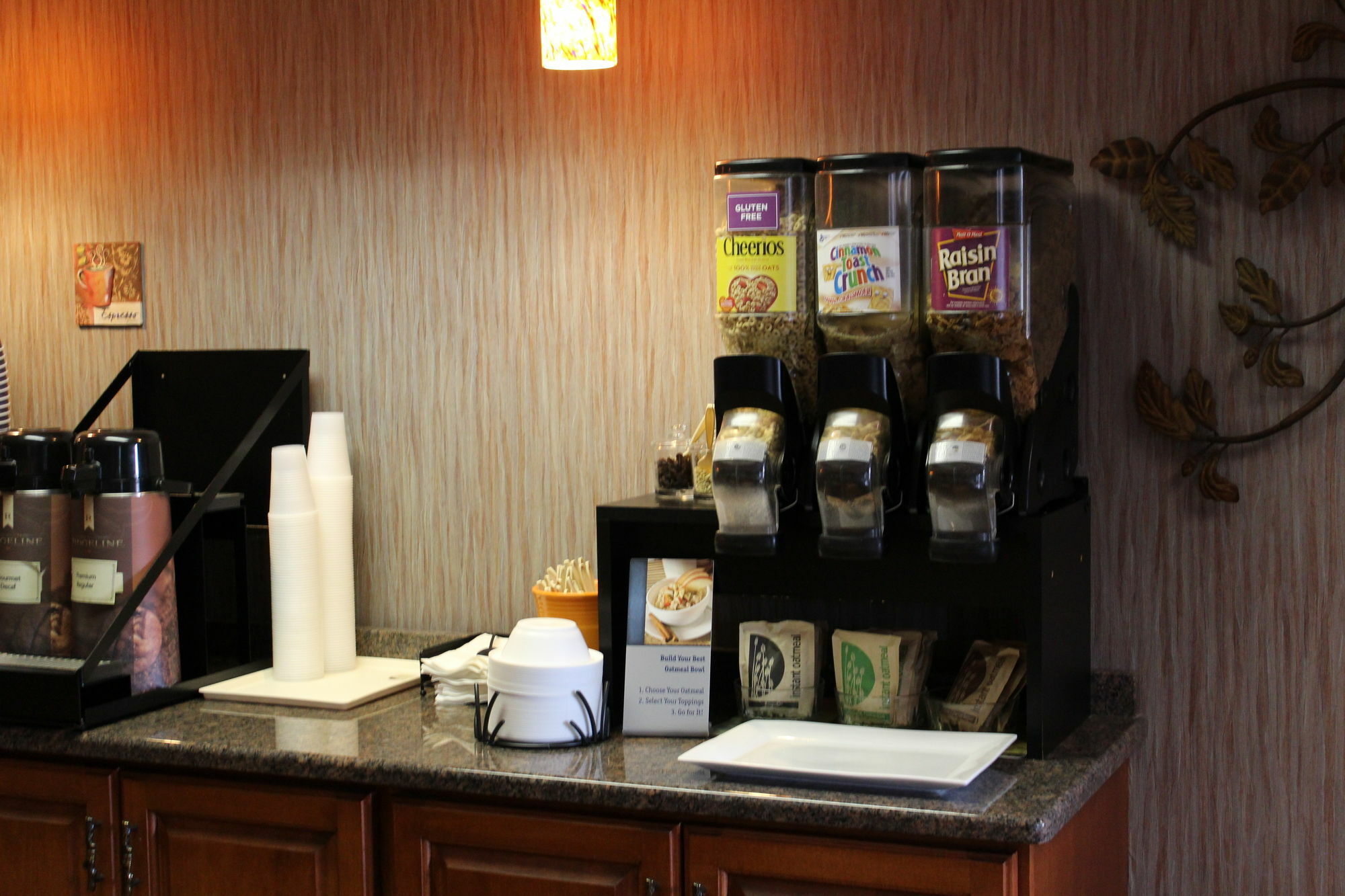 Best Western Plus Concord Inn Миноккуа Экстерьер фото