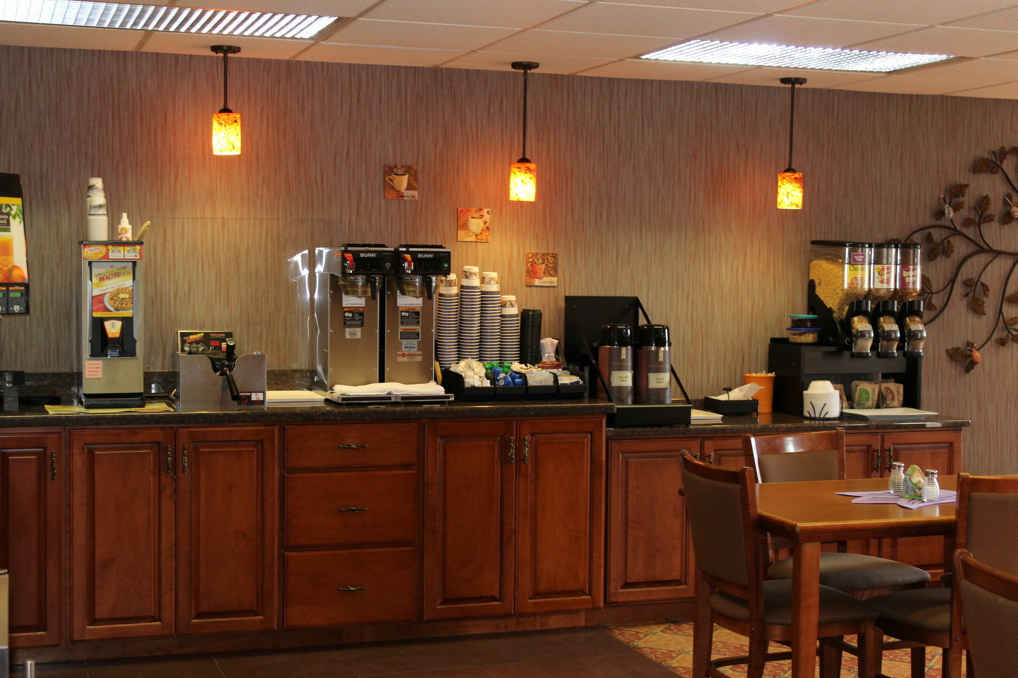 Best Western Plus Concord Inn Миноккуа Экстерьер фото
