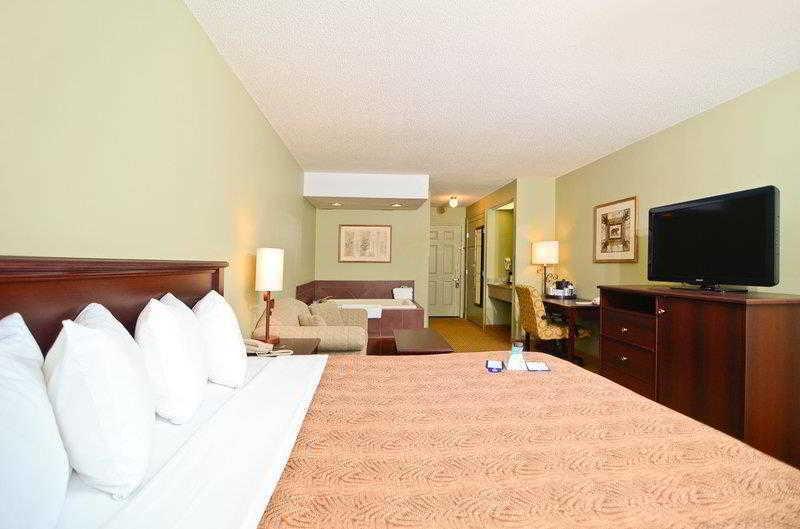 Best Western Plus Concord Inn Миноккуа Экстерьер фото